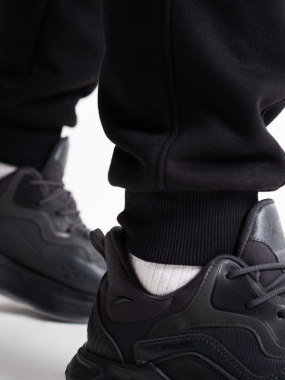 Штани на манжеті Better Basic Black